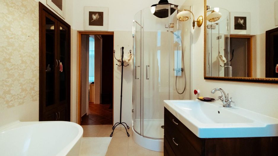 Piata Sfatului, apartament  deosebit, luminos, cu priveliște frumoasă - Poză 9