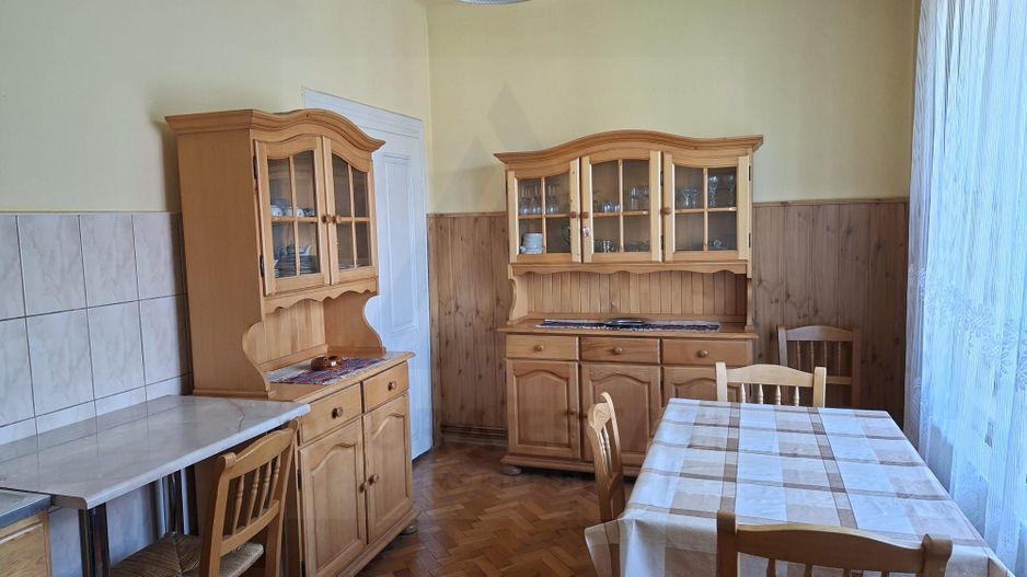 Apartament 4 camere 110 mp utili cu teren aferent si 2 bai Central - Poză 4