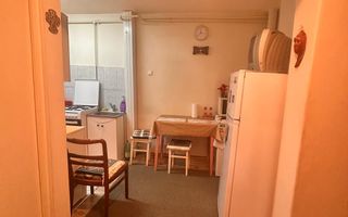 Garsoniera Etaj 1, Zona Cetate, Decomandata - Poză 3