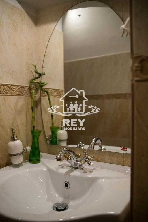 Închiriez garsonieră central, zona pietonală - Poză 7