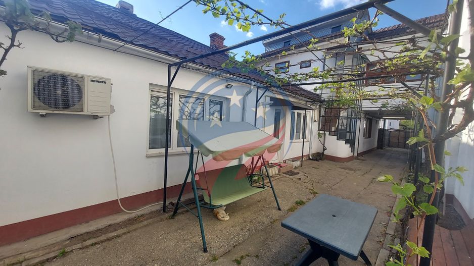 Casă cu 7 camere, în spatele stadionului - Poză 11