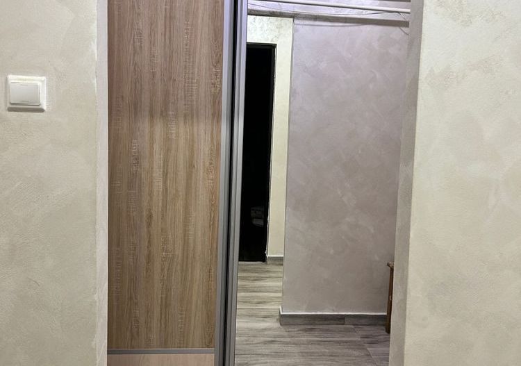 🏡 Apartament 2 camere decomandat, Micro 13, cu centrală proprie,parter - Poză 3