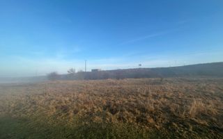 Teren cu potențial turistic I Valea Avrigului I 2900 MP - Poză 2