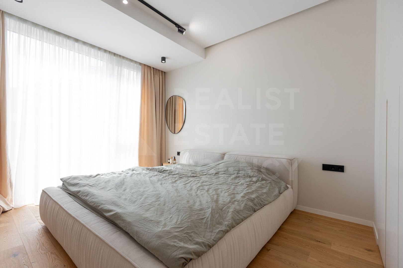Chirie, casă, 2 nivele, 4 camere, str. Bujorilor, Centru - Poză 12