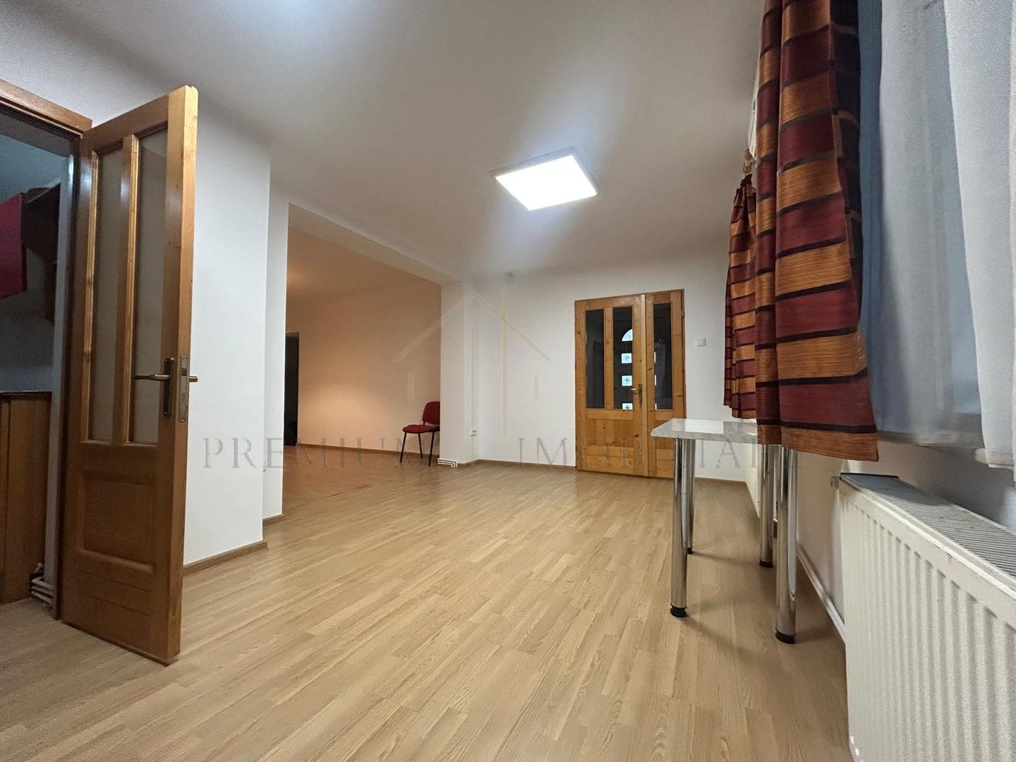 Apartament 3 camere, 100 mp, ultracentral – ideal birouri - Poză 3