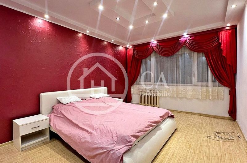 Apartament de vânzare cu 2 camere în zona Rogerius, Oradea - Poză 1