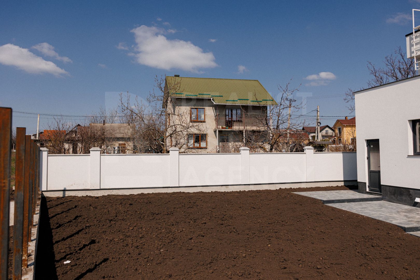 Vânzare, Hi-Tech, 2 nivele, 4 camere, strada  A. Lăpușneanu, Budești - Poză 9