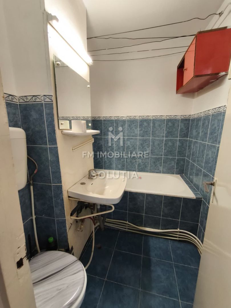 De închiriat apartament cu 3 camere - etaj 1- bd-ul Decebal - Poză 9