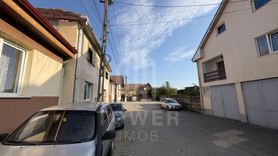 Casă cu teren generos în Șelimbăr – locație liniștită, ideală pentru familie - Poză 1