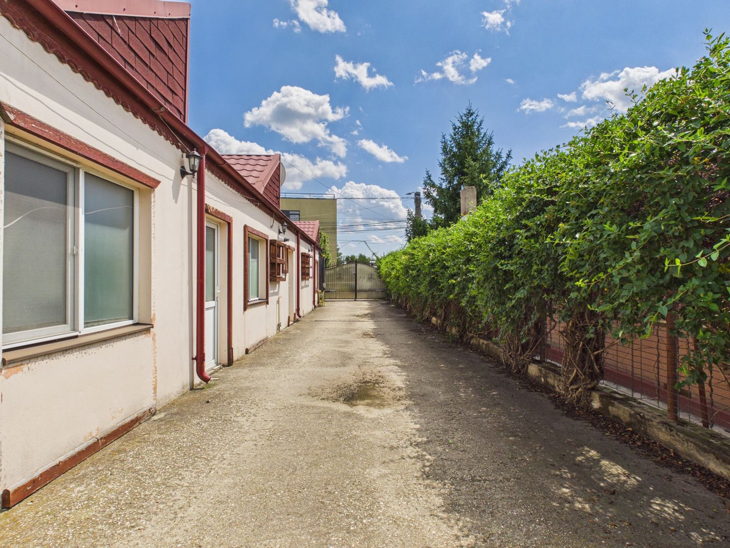 Vilă 10 camere + spațiu comercial | teren 1.300 mp | Otopeni 23 August - Poză 37