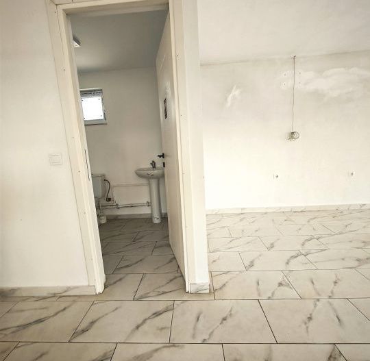 Spațiu comercia cu teren Dârmănești, Argeș-ideală pentru locuința sau afacere  - Poză 14
