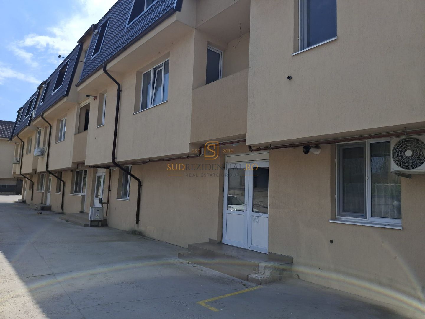 Apartament modern + curte, disponibila imediat, Drumul Fermei - Poză 1