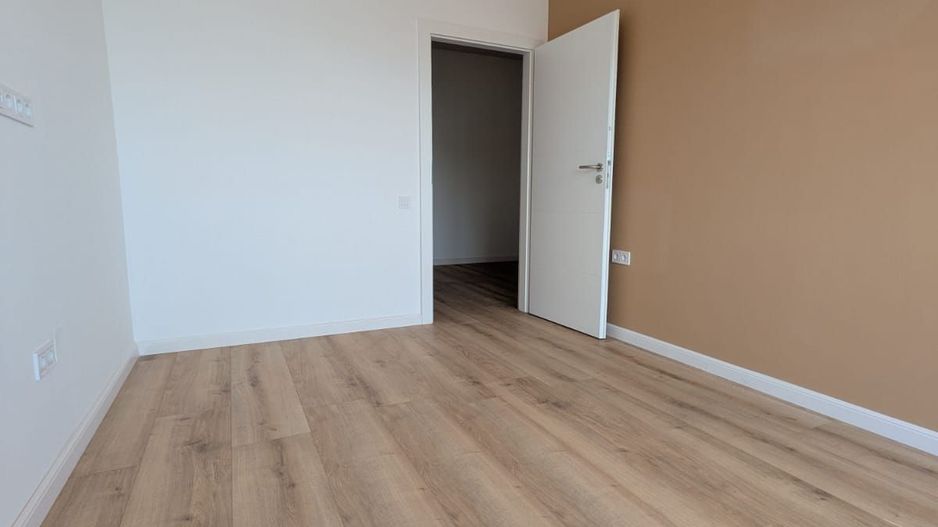 Apartament cu 3 camere, zona Eroilor, Floresti - Poză 8