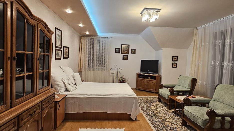 Vila  Oradea zona Iorga 420 mp ,teren 2000 ml - Poză 4