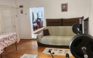 Casa individuala 3 camere renovata recent teren 803 mp in Agnita - Poză 3