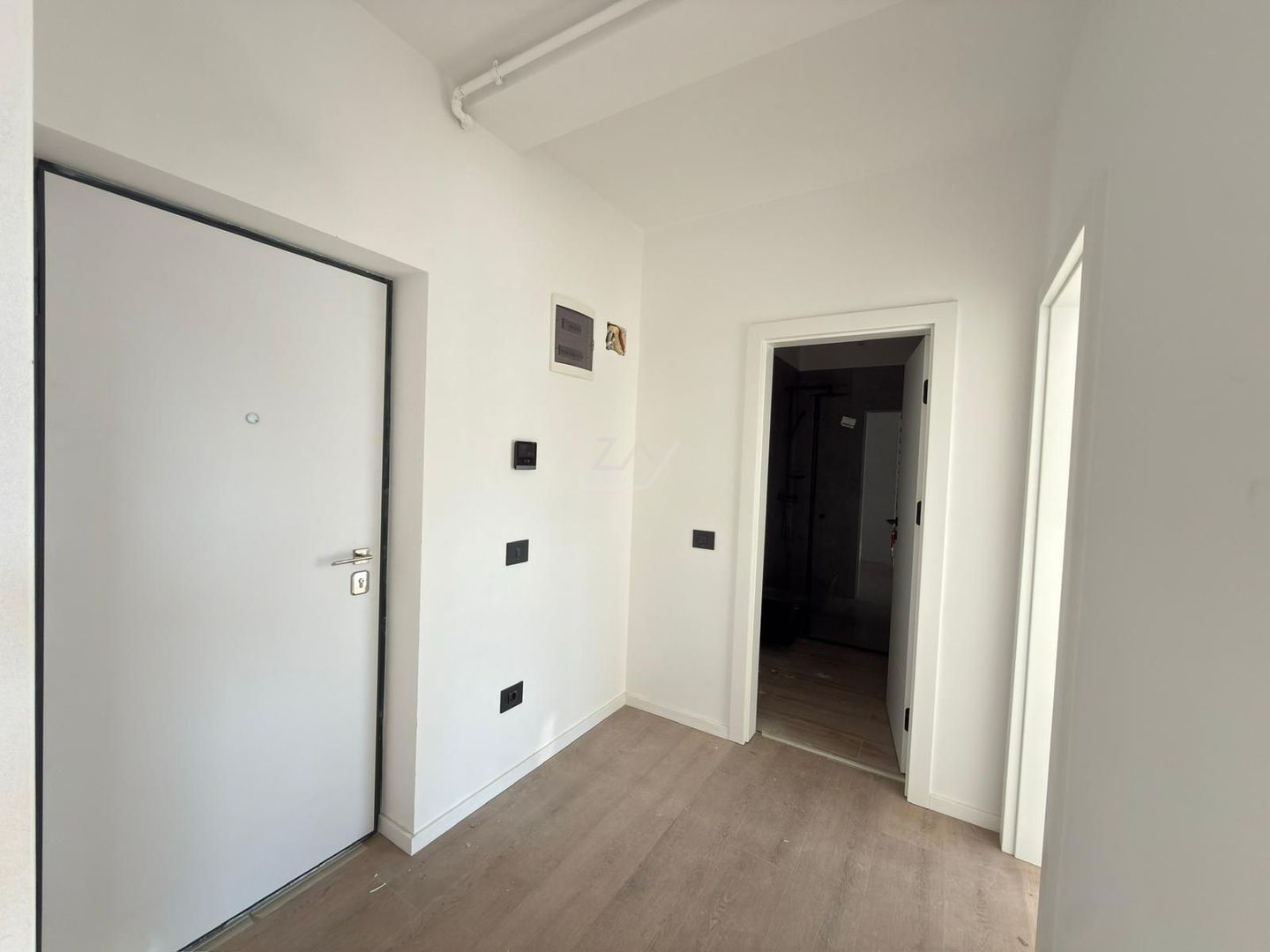 Ap pe 2 niveluri. Decomandat. 2 locuri de parcare. - Poză 8