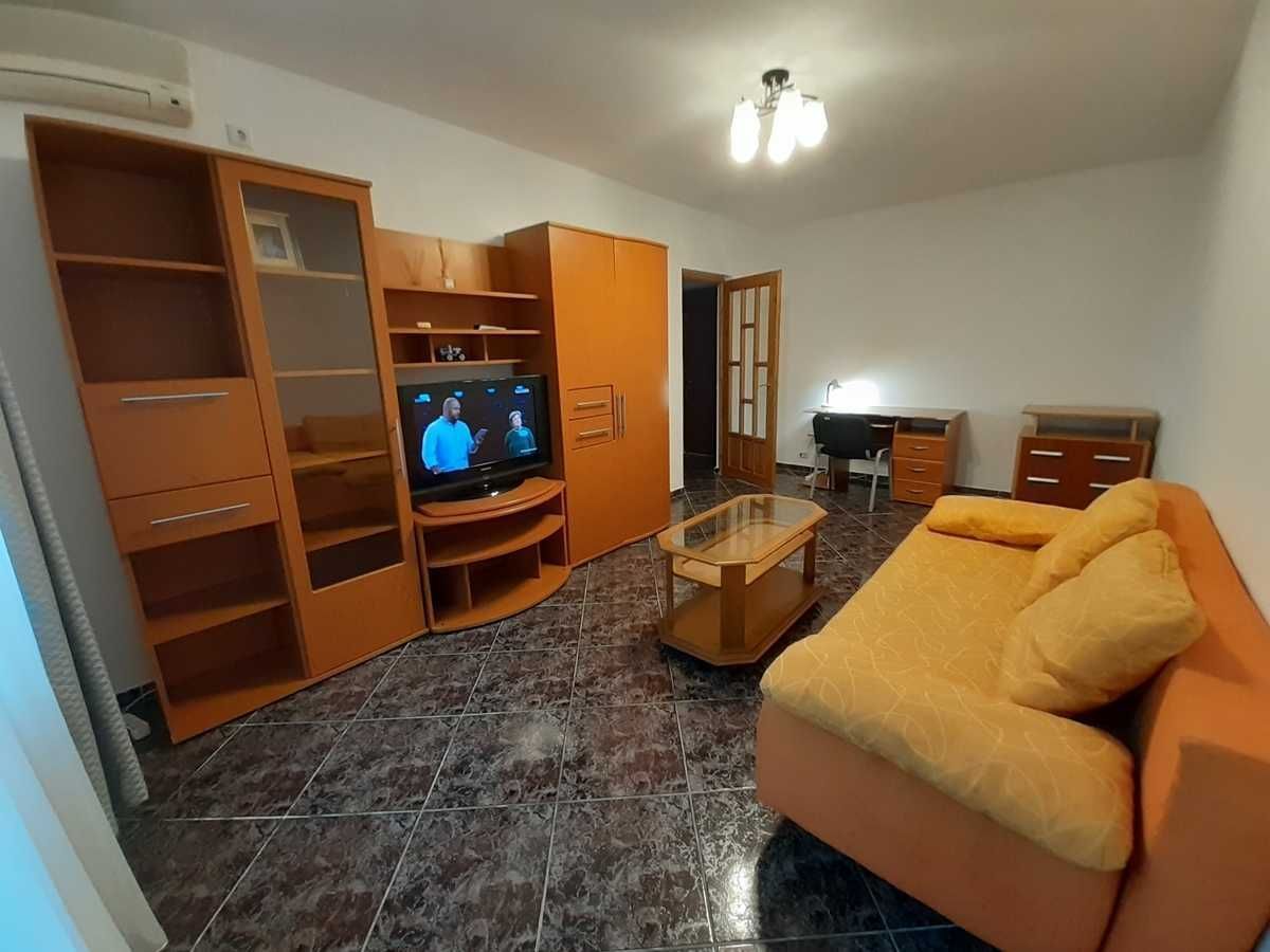 De închiriat: Ap. 2 camere decomandat - Metrou Apărătorii Patriei & Parcare - Poză 1