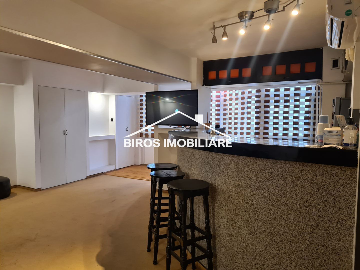 2 camere 93 mp Calea Bucuresti - Vodafone - Poză 1