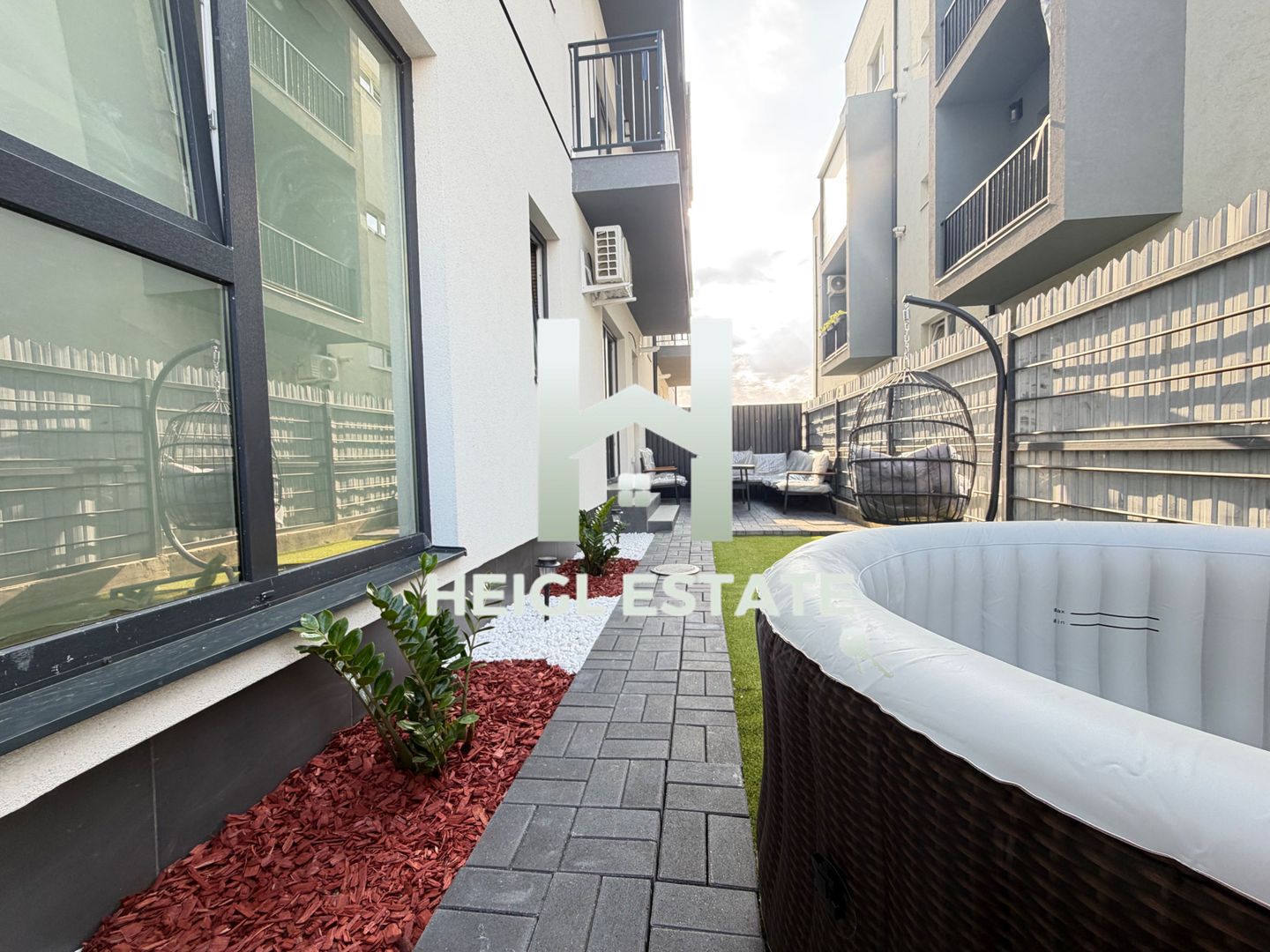 Apartament mobilat cu 2 camere si gradina in zona Braytim - Poză 1