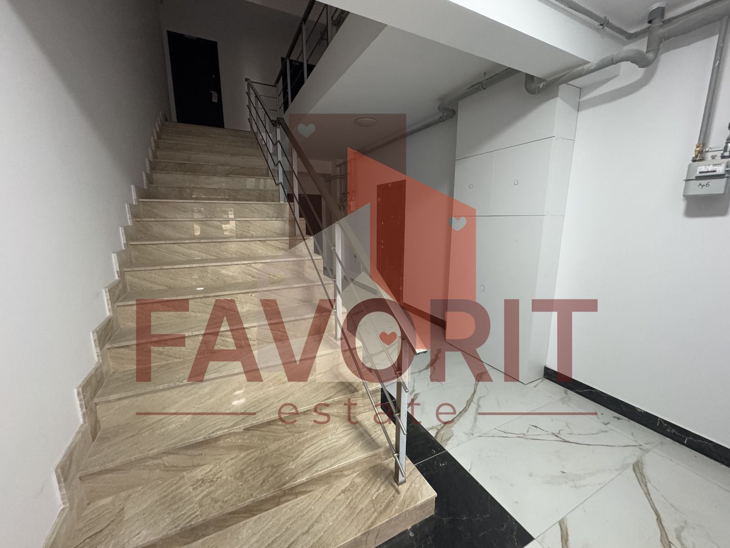 Spatios. Bloc NOU. Disponibil imediat. Strada asfaltata. - Poză 10