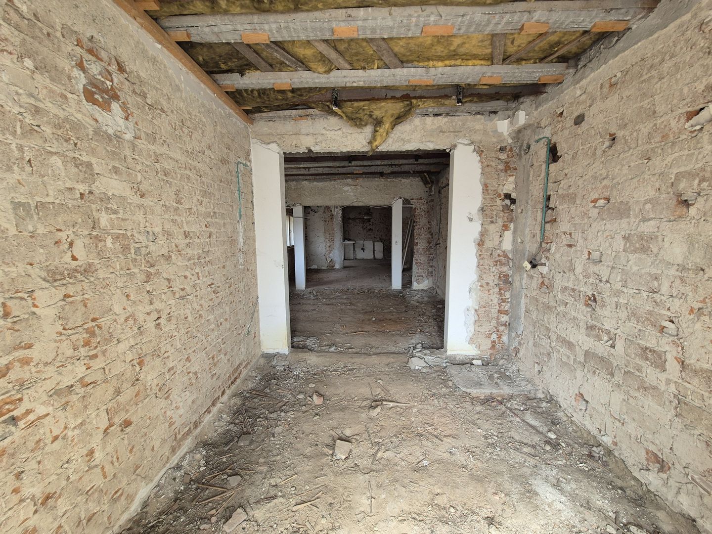 Casa S+P+1+Pod - 210,73 mp + teren 176 mp - zona Baicului - Gara Obor - Poză 13