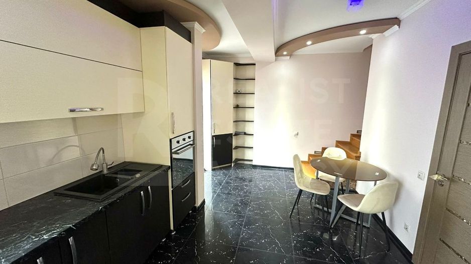 Chirie, apartament, 2 camere, str. Vasile Lupu, Buiucani - Poză 1