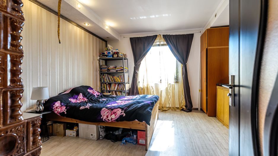 Casă pe strada Adam Muller Guttenbrunn - Poză 4