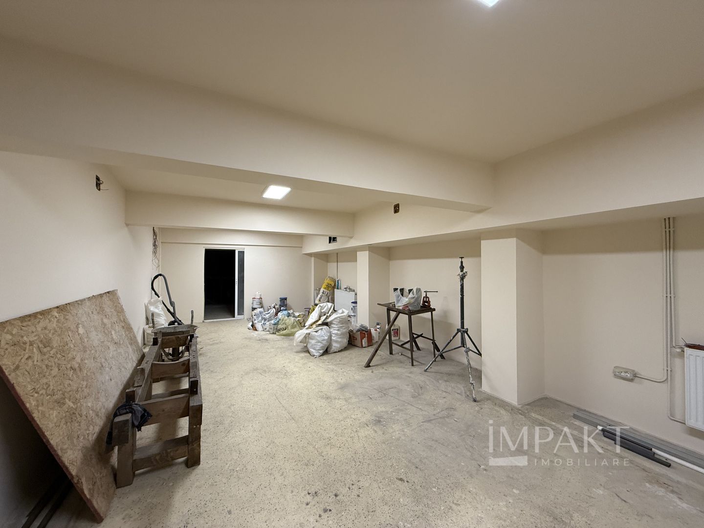 Spatiu de 450 m2 Piata Cipariu, ideal depozit curierat, arhivare, etc - Poză 6