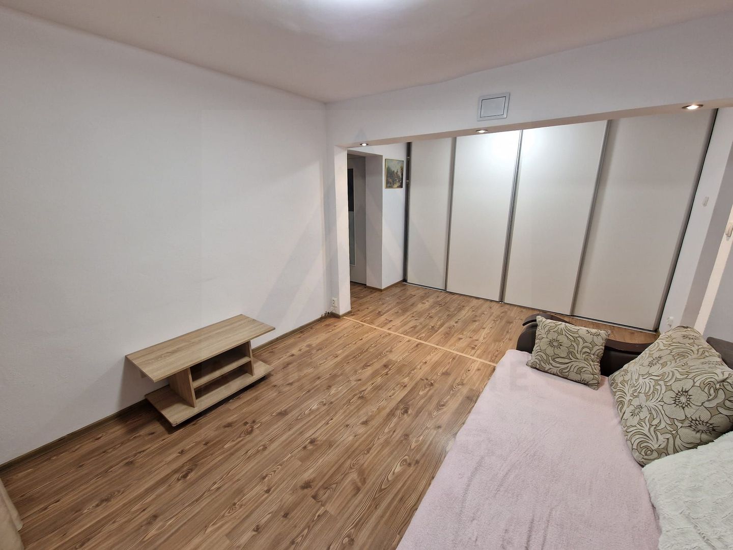 Apartament 3 camere 2 bai 66mp + pivnita Terezian - Poză 4