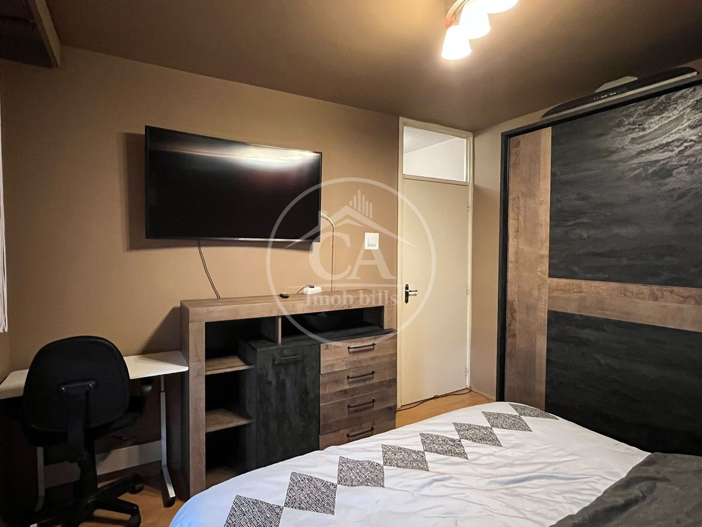 Apartament de închiriat cu 3 camere în zona ultracentrală, Oradea - Poză 3