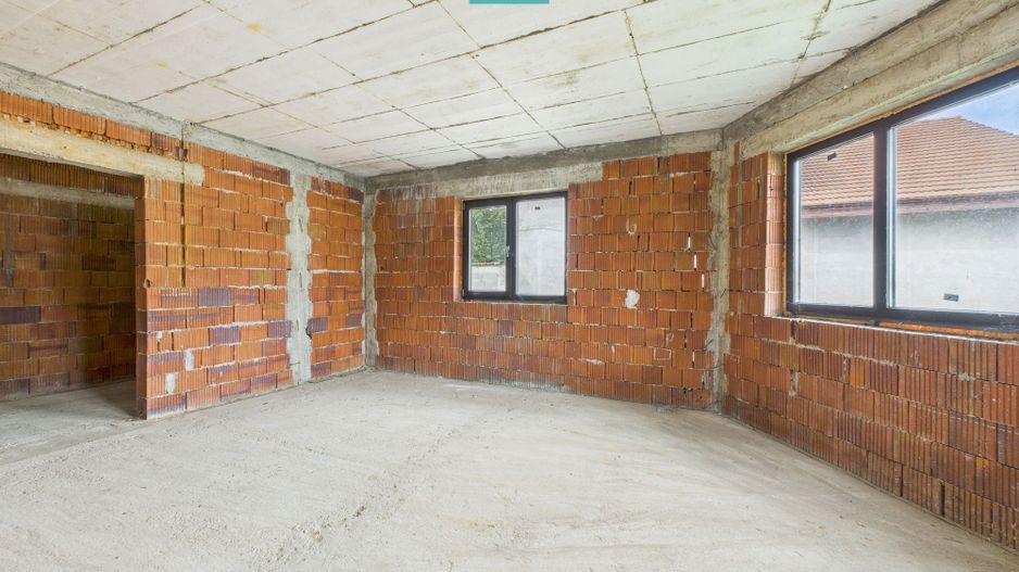 Casă la roşu P+E+M în Şagu - Poză 5