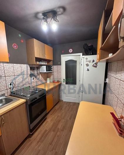 Apartament 3 camere, 66 m², etaj 2/4, lângă Palas, zonă liniștită, gata de mutat - Poză 3