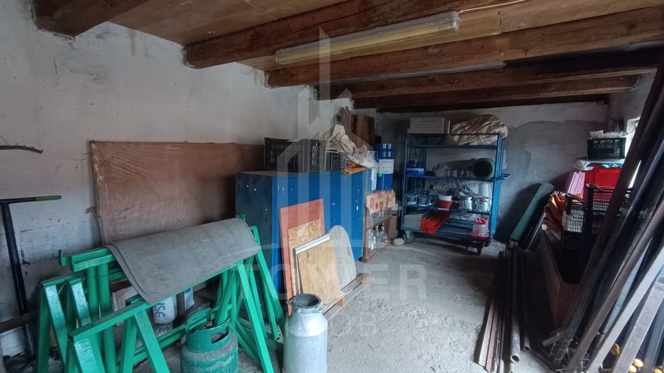 Casă de vânzare în satul Roșia cu vedere panoramică spre Munții Făgăras - Poză 11