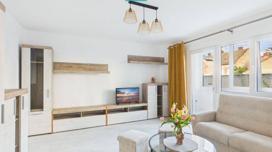 Apartament lux 3 camere de închiriat central Arad - Poză 1