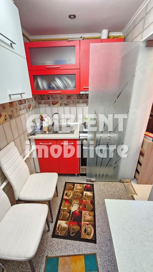 Apartament cu 2 camere, etaj 3, mobilat și utilat, zona CENTRU; - Poză 4