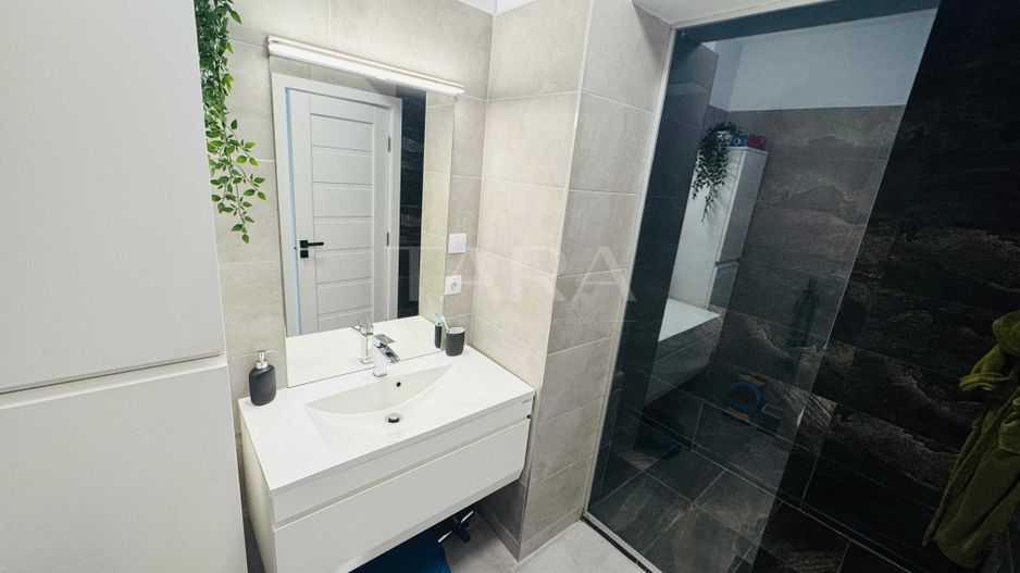 Apartament modern cu 4 camere, terasă panoramică de 38 mp. - Poză 6