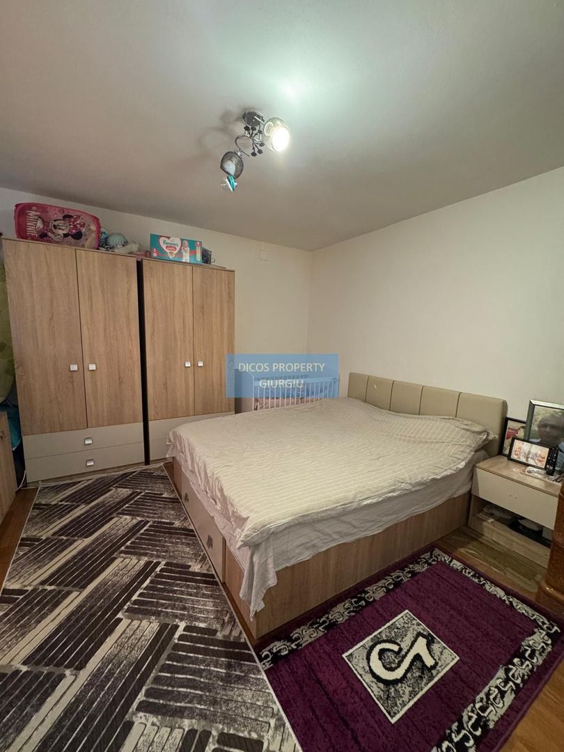 Casă cu teren și anexe – str. Mihai Eminescu - Poză 3