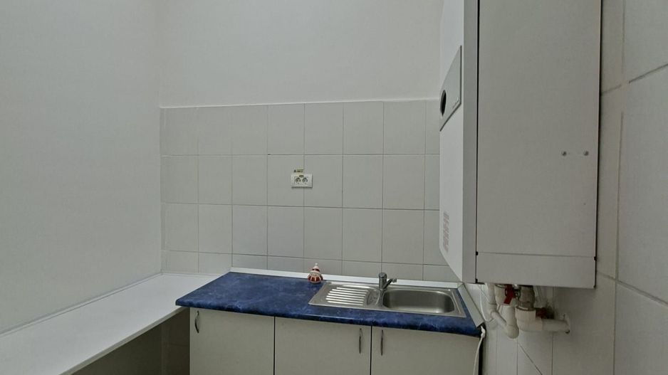Spațiu pretabil birourii,farmacie,etc - Poză 6