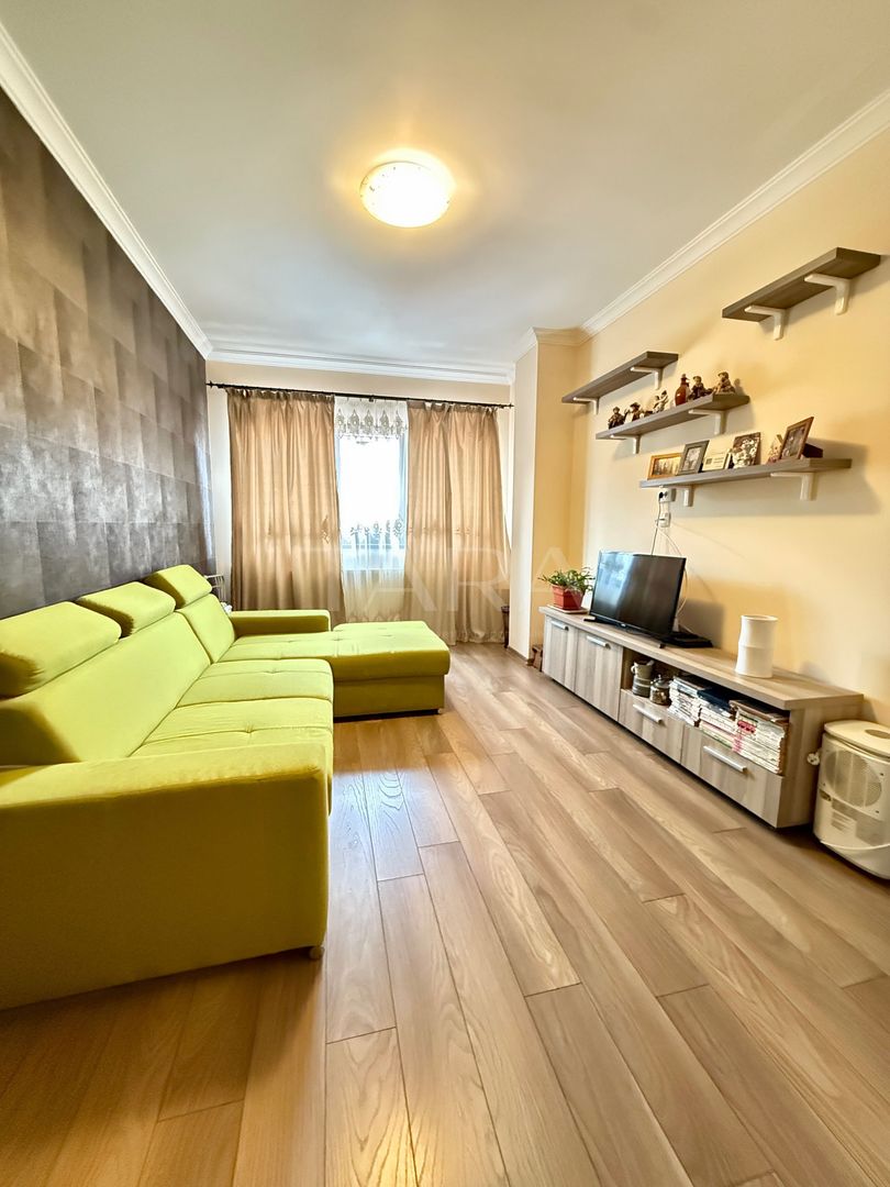 Apartament decomandat, parcare inclusă, zonă verde cu parc privat. - Poză 1