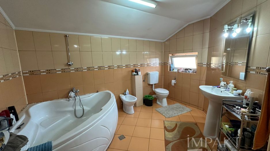 Casa 4 camere - Zona Garii - Poză 8