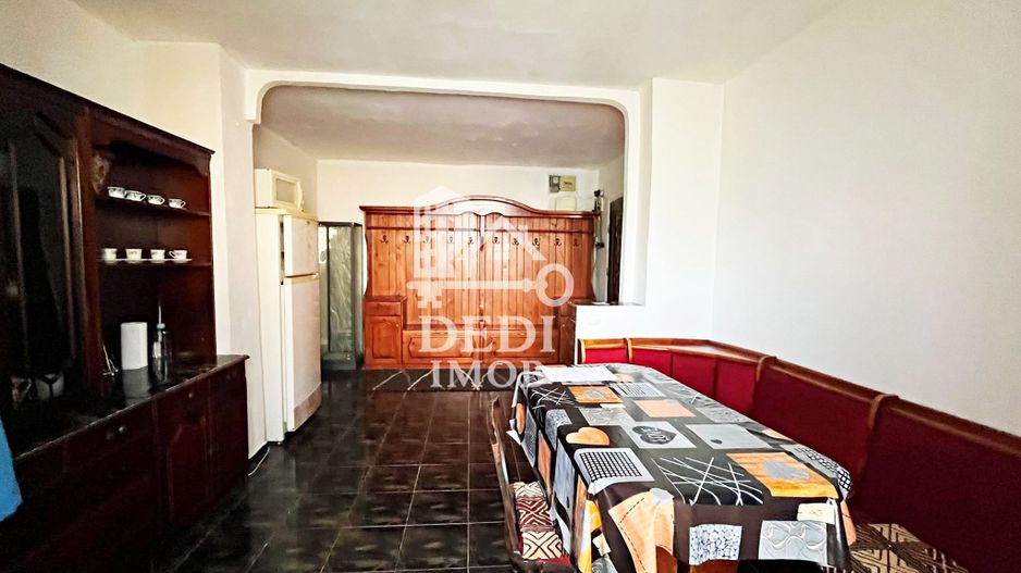 Apartament 3 camere de vanzare in zona Rogerius, Oradea - Poză 8
