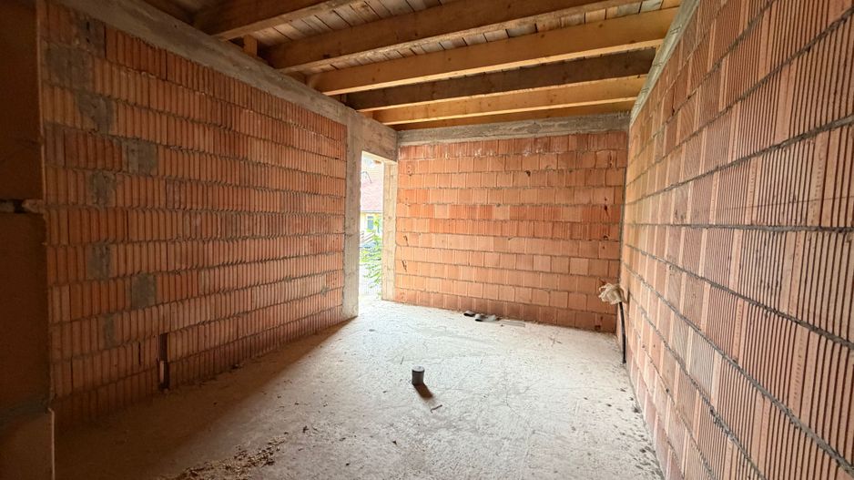 Casă de vânzare 260 mp utili + 1052 mp teren in centrul orasului Covasna - Poză 23