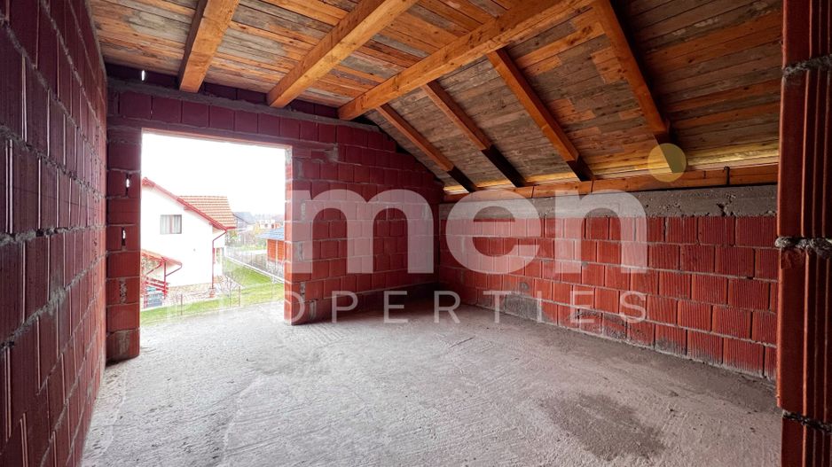 Casa P+M la rosu | 204 mp | 5 ari teren | compartimentare excelenta | Satulung. - Poză 12