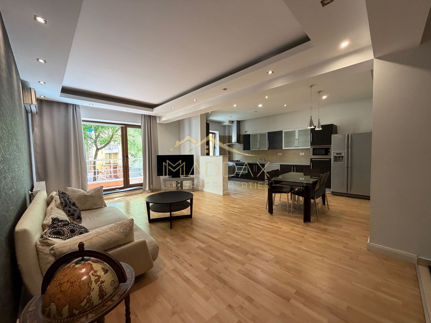 Apartament de închiriat / 3 camere lux *144m* / Herastrau — fotografia 1