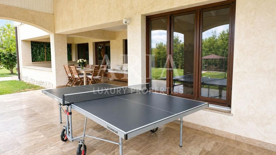 SNAGOV VILA | 36m DESCHIDERE LA LAC | PONTON 250mp | JACUZZI | SPA | BOWLING - Poză 23