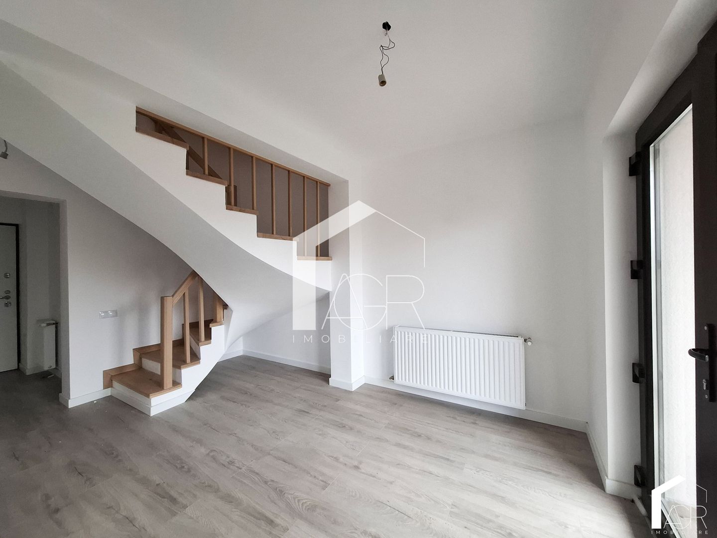 Casa P+1E+M, cu 5 camere, zona Rudului - Poză 6