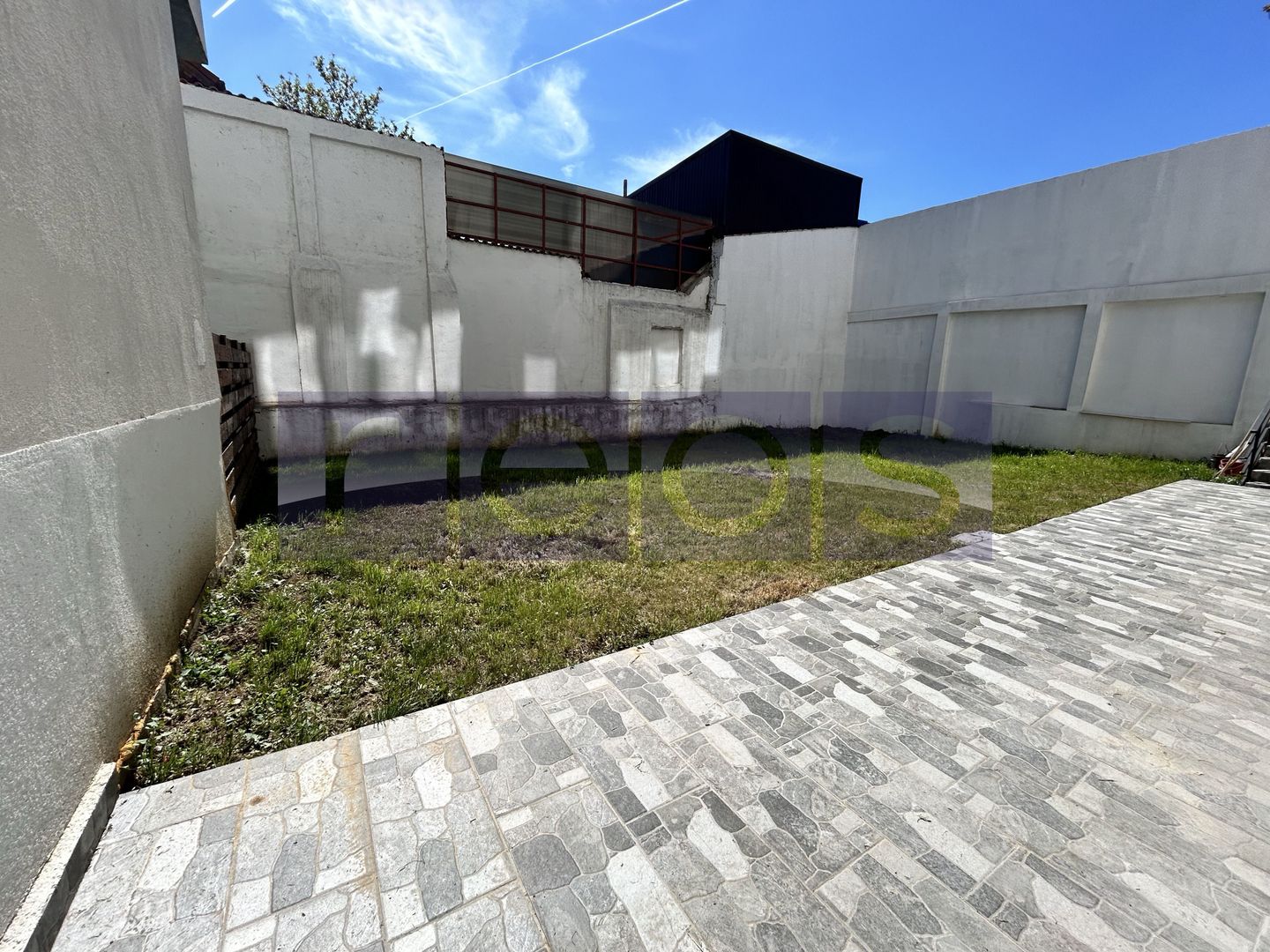 VANZARE APARTAMENT 3 CAMERE + CURTE 150 MP | ZONA ANDRONACHE | RENOVAT - Poză 12