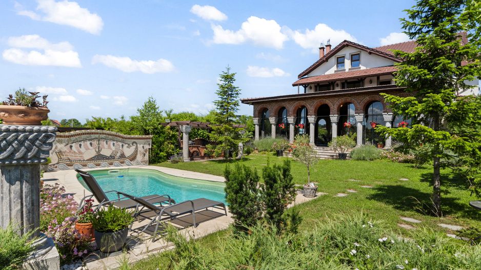 Oportunitate Rară: Vilă pe Lac | 1.898 mp Teren | Piscină - Poză 1