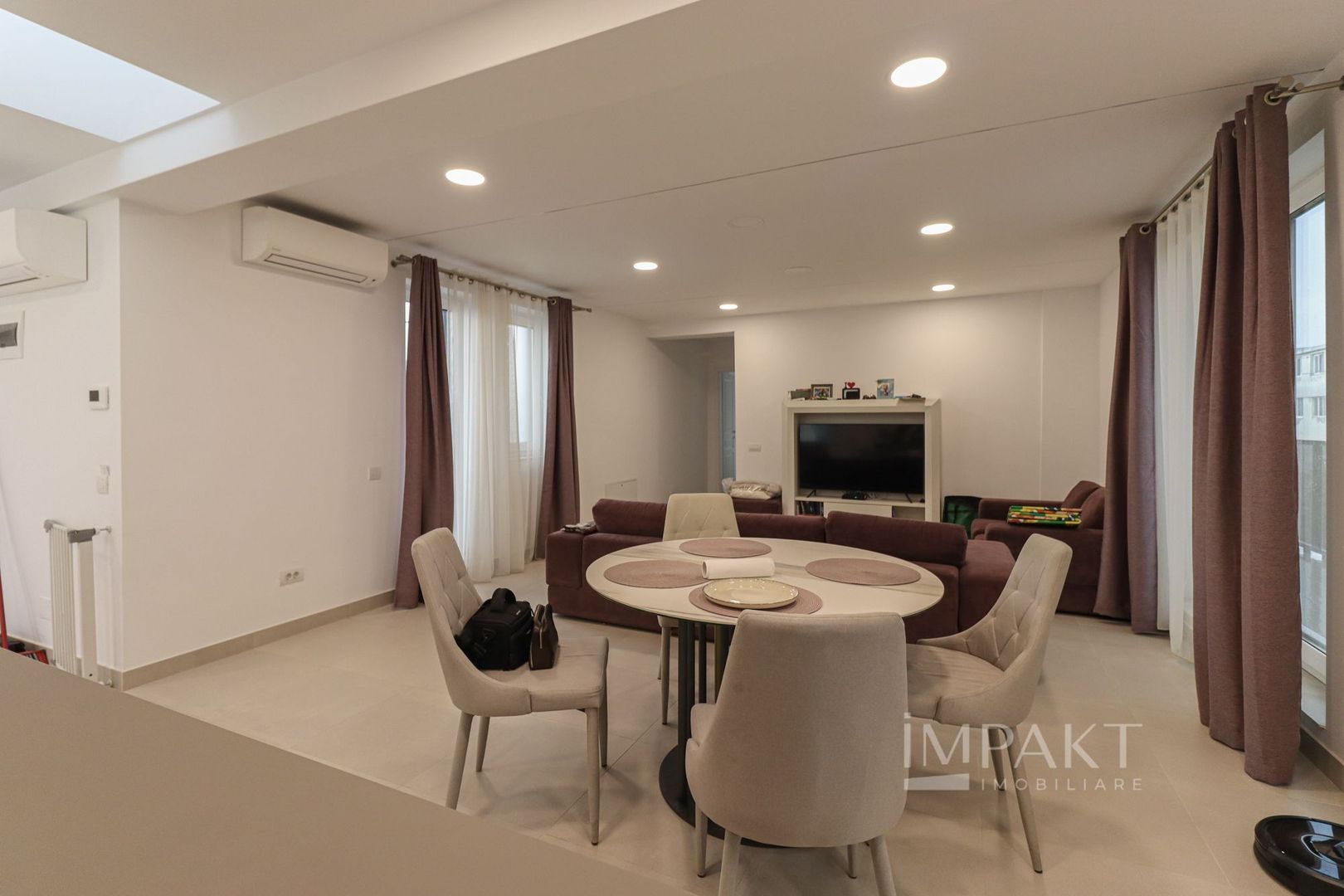 Penthouse dispus pe 2 niveluri in Dambul Rotund - Poză 8