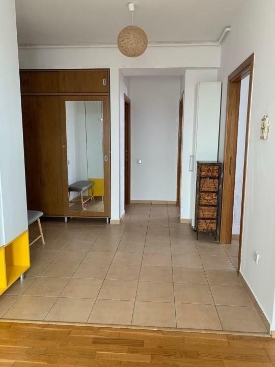 Apartament de Închiriat - 2 Camere, 90mp, Et11/14 Cu Vedere Superbă la Răsărit - Poză 7